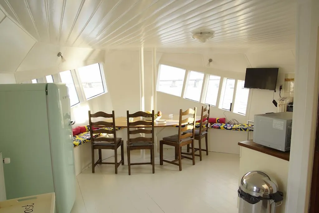 Hotel The Island Houseboat à Amsterdam Bateau-hôtel