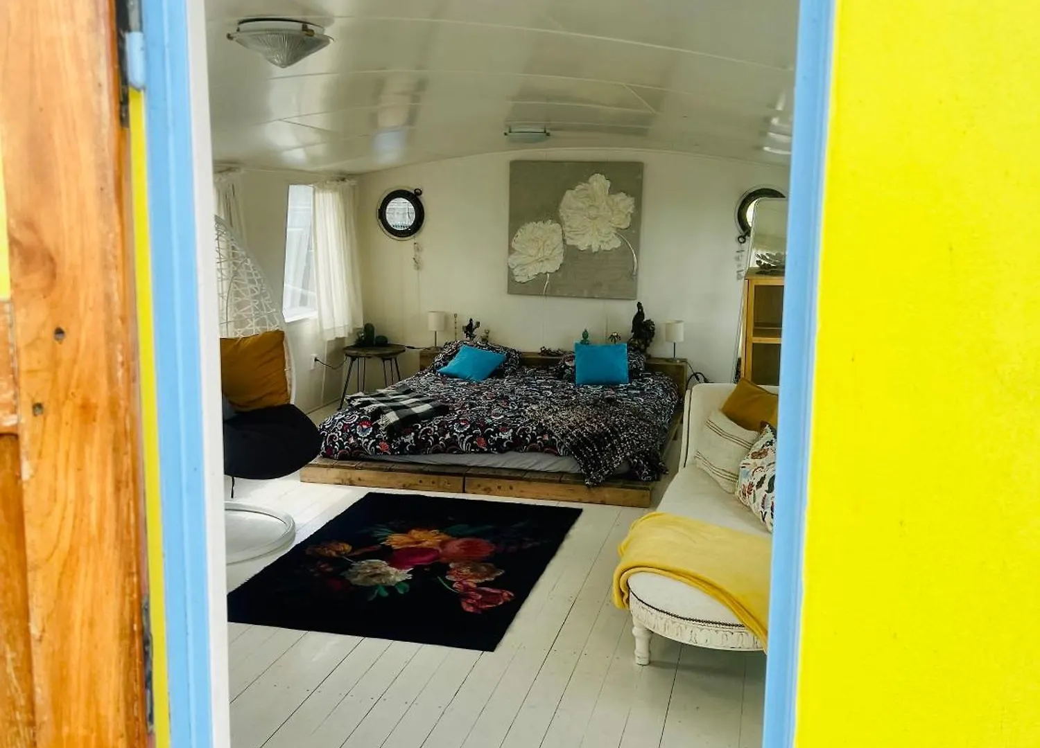 Botel Hotel The Island Houseboat Amsterdam