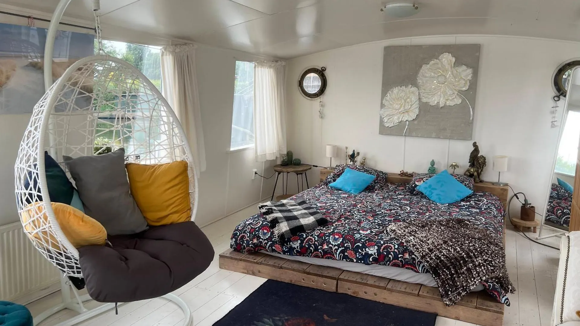 Hotel The Island Houseboat Amsterdam Botel