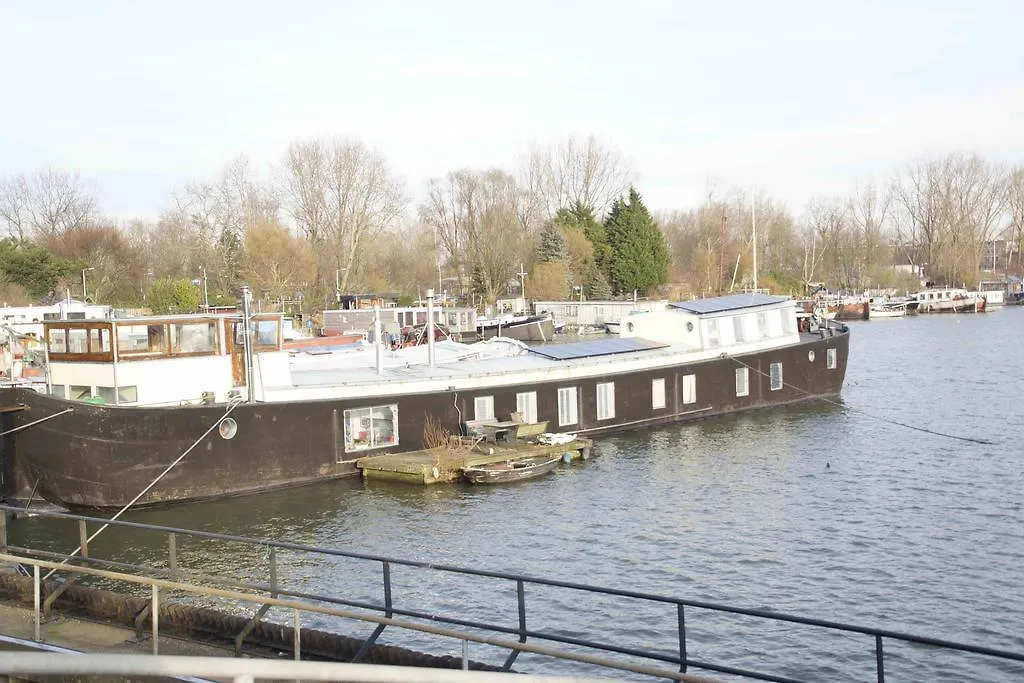 Botel Hotel The Island Houseboat Amsterdam